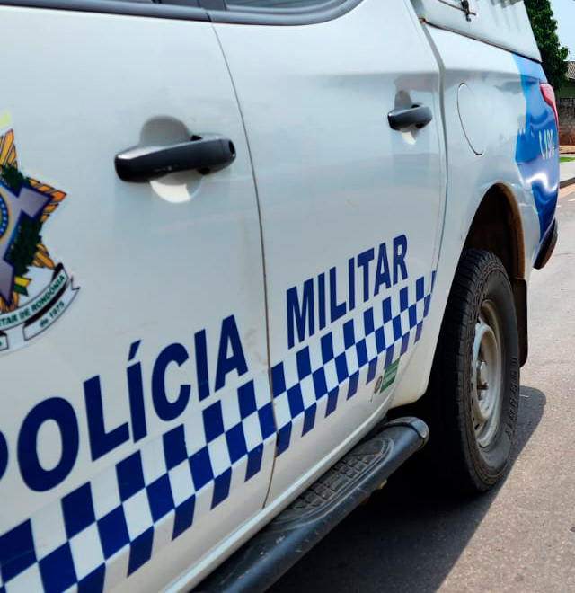 Homem &eacute; morto com tiro dentro de casa ap&oacute;s discuss&atilde;o com padrasto em Candeias