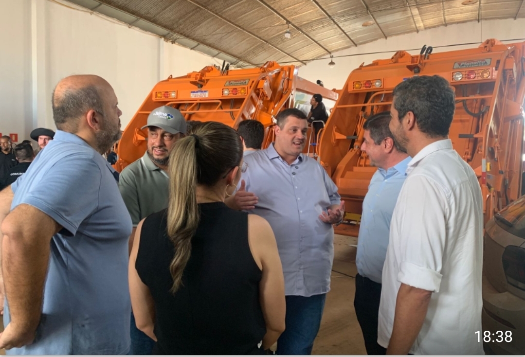 Nova empresa de coleta de lixo recebe aval da C&acirc;mara, prefeitura e Tribunal de Contas, ap&oacute;s fiscaliza&ccedil;&atilde;o no p&aacute;tio da empresa