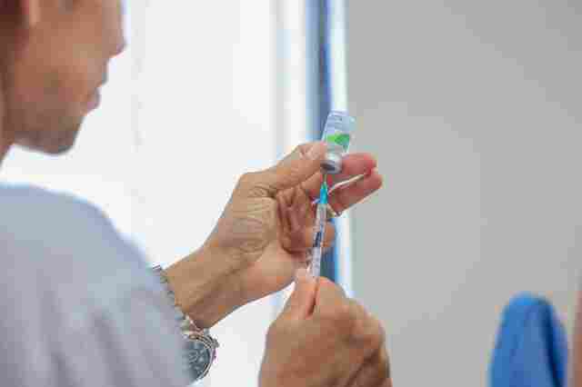 Na capital, avan&ccedil;o na vacina&ccedil;&atilde;o contra o HPV amplia a&ccedil;&otilde;es de imuniza&ccedil;&atilde;o