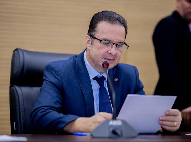 Assembleia aprova projeto do deputado Dr. Lu&iacute;s do Hospital que acaba com a taxa do CRLV em Rond&ocirc;nia