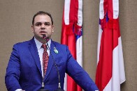 Ap&oacute;s ren&uacute;ncias, Assembleia elege novo governador do Amazonas