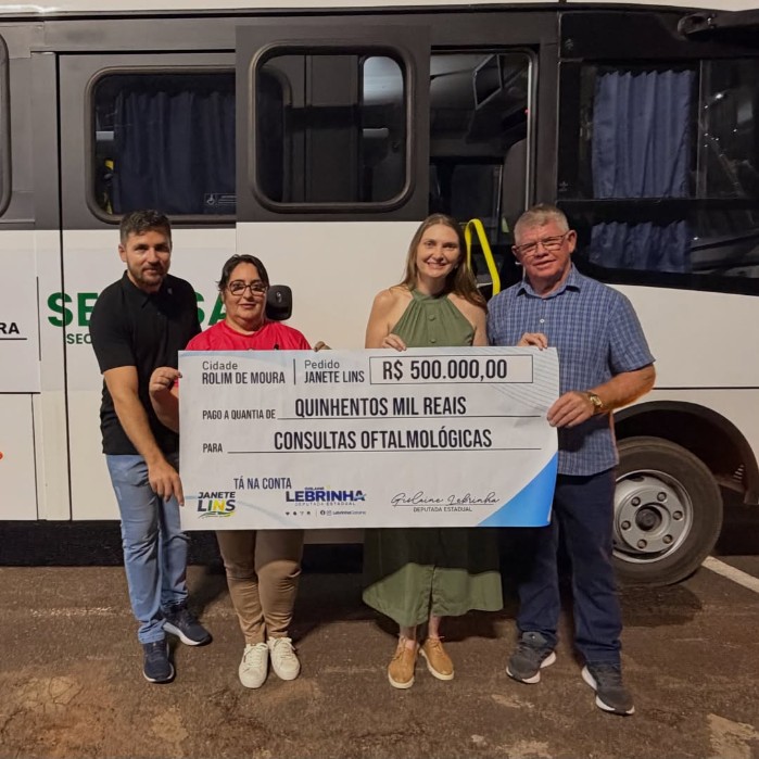 Deputada Lebrinha entrega micro-&ocirc;nibus e destina R$ 500 mil para sa&uacute;de em Rolim de Moura