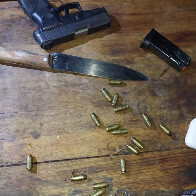 Disparo acidental durante manuten&ccedil;&atilde;o de arma fere policial em Candeias