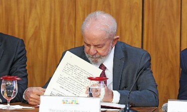 Lula veta lei que reconhece est&aacute;gio como experi&ecirc;ncia profissional