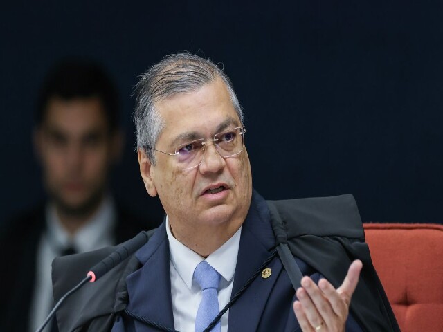 Ministro Dino manda TSE analisar possível uso de emendas em campanha eleitoral