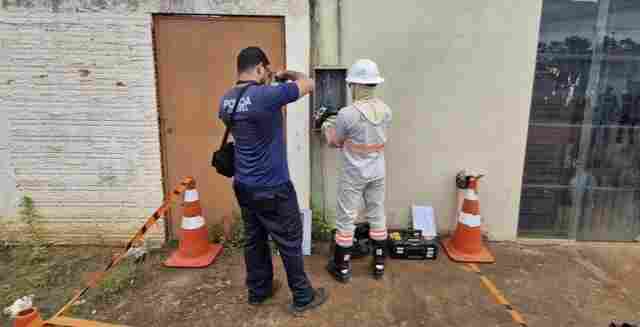 S&oacute;cios s&atilde;o presos ap&oacute;s flagrante de "gato" em casa e distribuidora em Ji-Paran&aacute;