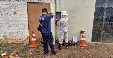 S&oacute;cios s&atilde;o presos ap&oacute;s flagrante de "gato" em casa e distribuidora em Ji-Paran&aacute;