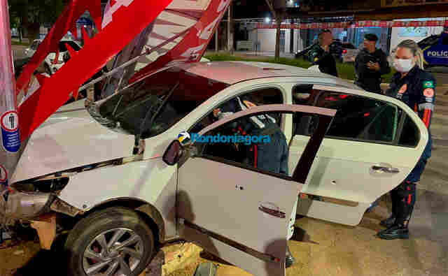 Motorista &eacute; baleado na cabe&ccedil;a e carro atingido por 7 tiros durante persegui&ccedil;&atilde;o na capital