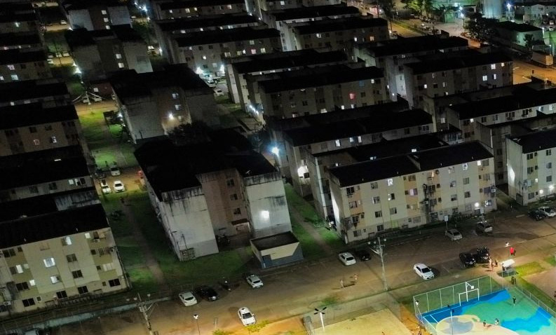 Criminosos invadem apartamento no Morar Melhor, torturam morador com pedaços de madeira e exigem entrada no PCC