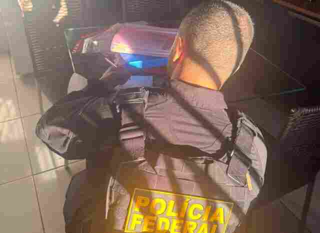 Opera&ccedil;&atilde;o Concess&atilde;o Ilus&oacute;ria investiga contratos fraudulentos de ve&iacute;culos em Rond&ocirc;nia; PF cumpre mandado no Acre