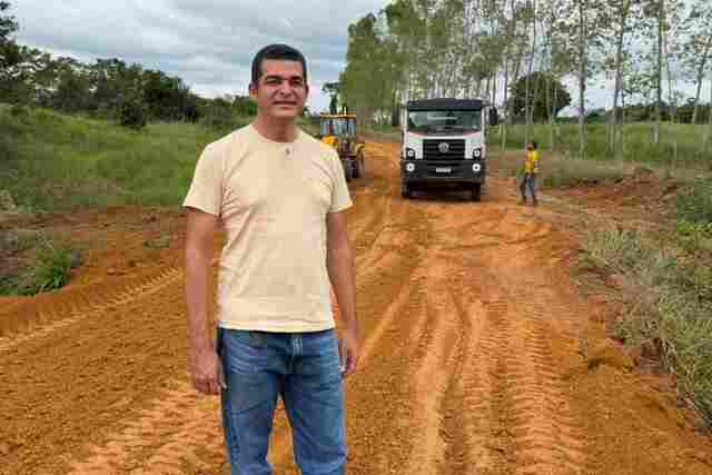 Vereador Adalto fiscaliza recupera&ccedil;&atilde;o da Linha P.O e Linha Primeiro de Maio e em Uni&atilde;o Bandeirantes

