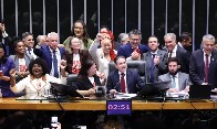 C&acirc;mara aprova, em dois turnos, PEC pelo fim da escala 6x1
