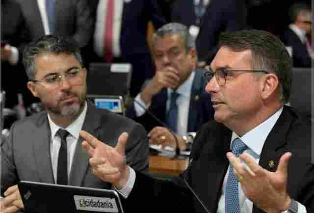 Marcos Rog&eacute;rio e Fl&aacute;vio Bolsonaro apoiam PEC que moderniza rela&ccedil;&otilde;es de trabalho e amplia liberdade de escolha do trabalhador