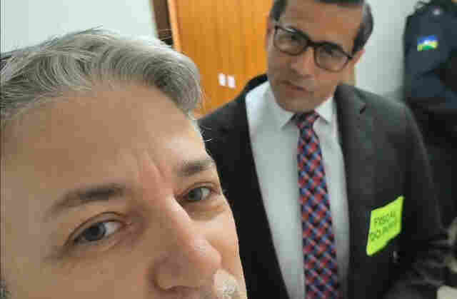 V&iacute;deo: vereador Breno Mendes agride ativista pol&iacute;tico na C&acirc;mara Municipal
