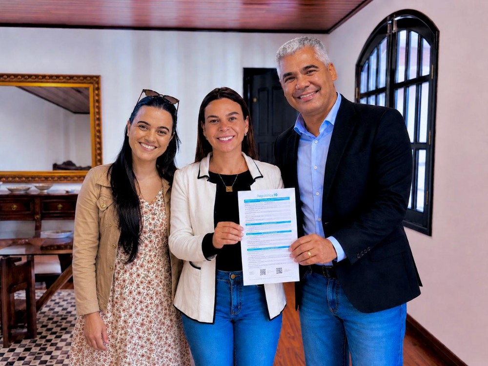 Com apoio de Silvia Cristina, Mariana Carvalho e Hildon Chaves, pastor Elienai Pocidonio anuncia que vai disputar a Câmara Federal