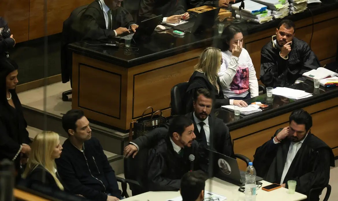 Caso Henry Borel: Justi&ccedil;a condena padrasto e concede perd&atilde;o a m&atilde;e

