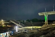 Ponte desaba no interior do Acre e deixa v&aacute;rios feridos