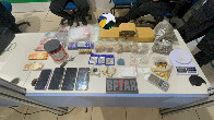 Pol&iacute;cia apreende mais de 400 micropontos de LSD e outras drogas com casal em Porto Velho