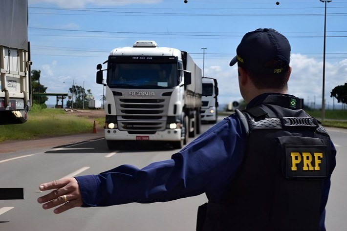 Justiça proíbe Vibra Energia de trafegar com excesso de carga nas rodovias de Rondônia