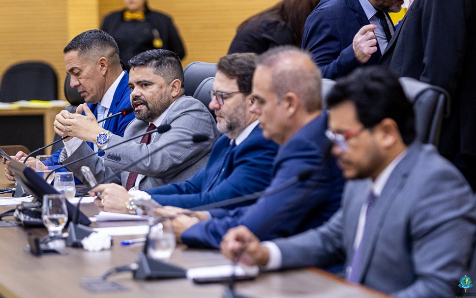 Assembleia aprova PEC que garante ac&uacute;mulo de cargos para policiais e bombeiros militares