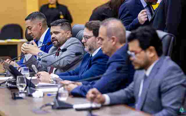 Assembleia aprova PEC que garante ac&uacute;mulo de cargos para policiais e bombeiros militares