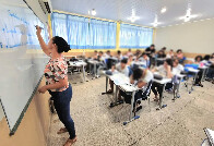 Governo Federal fixa em R$ 5,1 mil novo piso nacional do magist&eacute;rio
