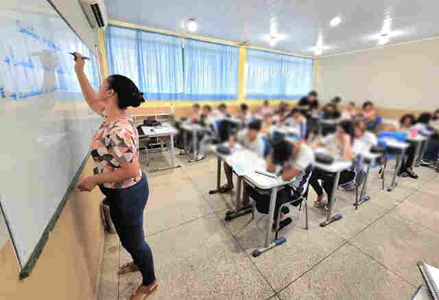 Governo Federal fixa em R$ 5,1 mil novo piso nacional do magist&eacute;rio
