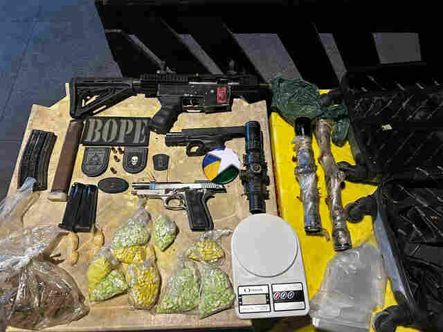 Opera&ccedil;&atilde;o do BOPE apreende mais de meio quilo de ecstasy, armas e muni&ccedil;&otilde;es no antigo Papo de Esquina
