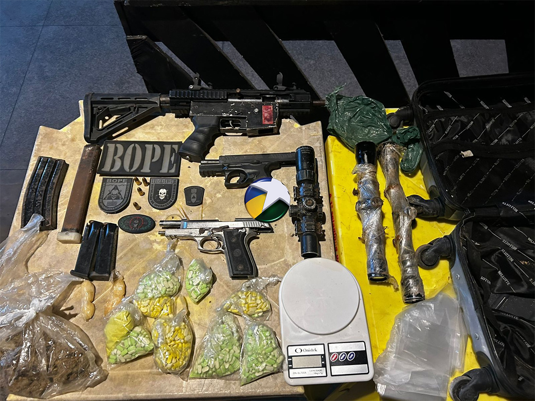 Operação do BOPE apreende mais de meio quilo de ecstasy, armas e munições no antigo Papo de Esquina