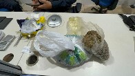 Den&uacute;ncia sobre crian&ccedil;a abandonada leva PM a im&oacute;vel com drogas e pistola na capital