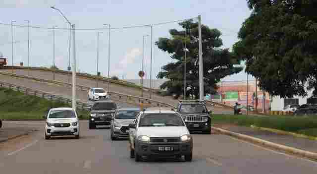 Prazo para pagamento de licenciamento de ve&iacute;culos com placa final 6 termina na ter&ccedil;a
