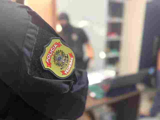 Pol&iacute;cia Federal faz opera&ccedil;&atilde;o para conter lavagem de dinheiro do PCC
