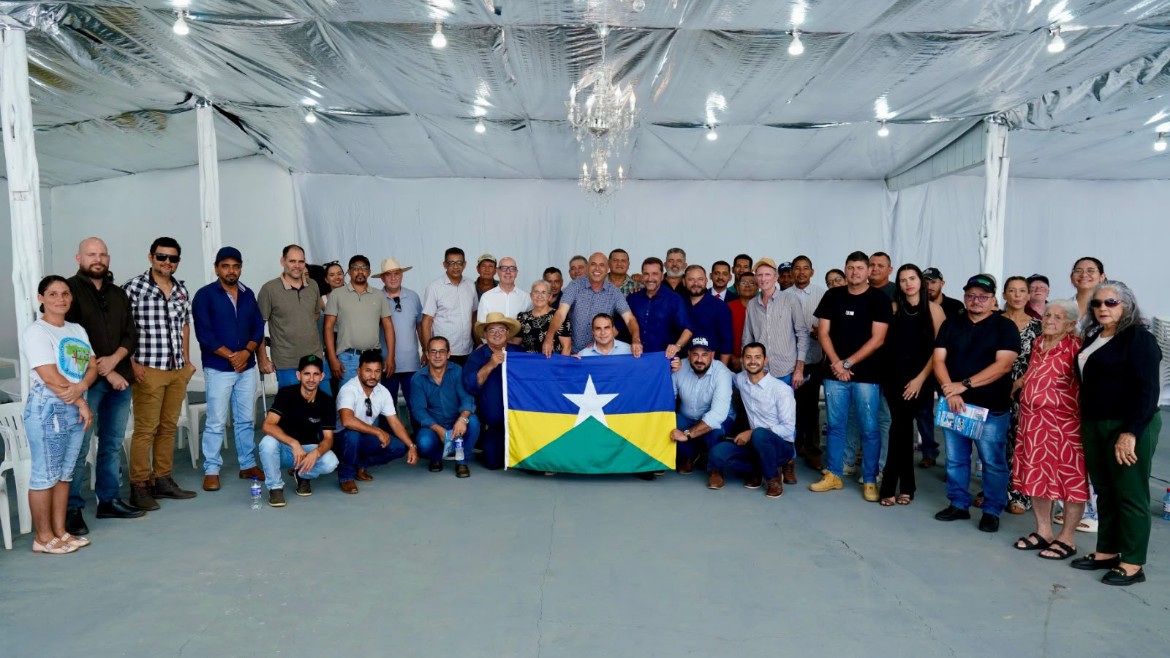 Hildon Chaves é recebido em Buritis por caravanas de lideranças da região