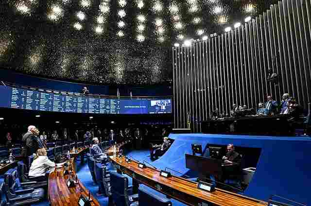 Senado aumenta puni&ccedil;&atilde;o a crimes sexuais online contra crian&ccedil;as