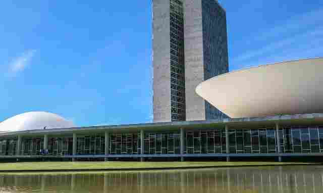 STF valida regras que destinam 30% dos fundos eleitorais para candidaturas de pessoas pretas e pardas