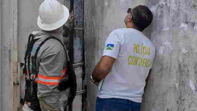 Opera&ccedil;&atilde;o prende uma pessoa e encontra mais de 300 liga&ccedil;&otilde;es clandestinas em condom&iacute;nio de alto padr&atilde;o