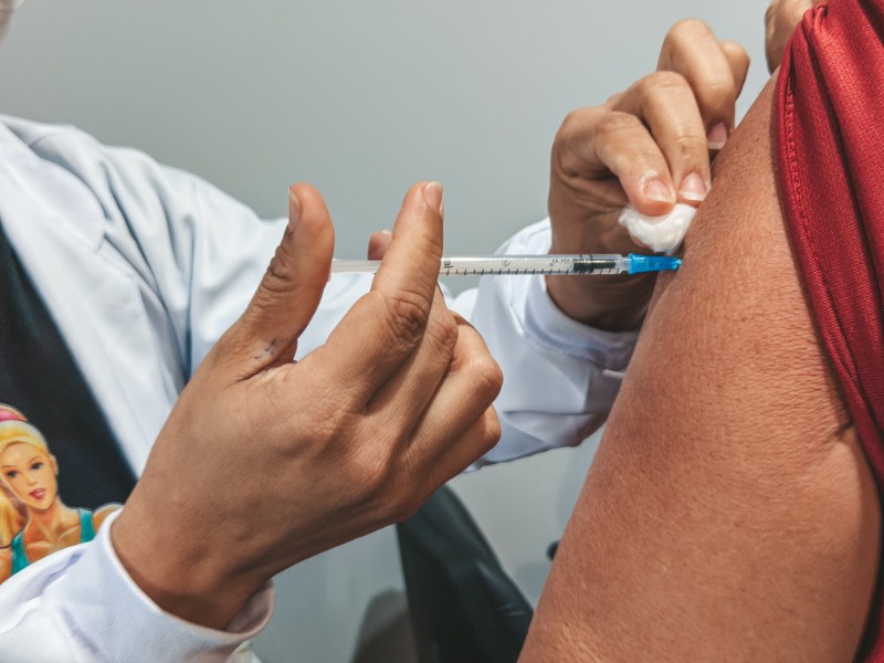 Prefeitura informa que nova vacina contra pneumonia e outras infecções graves já está disponível na capital