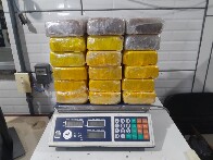PRF intercepta dupla com 18,5 kg de coca&iacute;na; um &eacute; preso e outro foge
