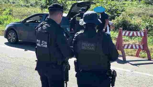 Opera&ccedil;&atilde;o contra tr&aacute;fico e roubo de ve&iacute;culos coordenado pela PMRO apreende quase meia tonelada de drogas nas fronteiras
