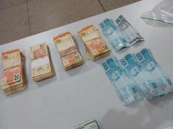 Opera&ccedil;&atilde;o da PM prende duas mulheres e apreende um quilo de haxixe