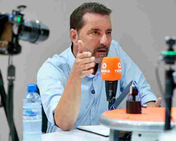 Hildon condena gest&atilde;o de sa&uacute;de baseada na "ambulancioterapia"