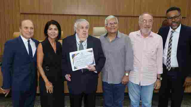 Dr. Santana entrega T&iacute;tulo de Cidad&atilde;o Honor&aacute;rio a Pedro Origa Neto