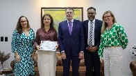 Vereador Dr. Santana entrega T&iacute;tulo de Cidad&atilde; Honor&aacute;ria &agrave; desembargadora In&ecirc;s Moreira
