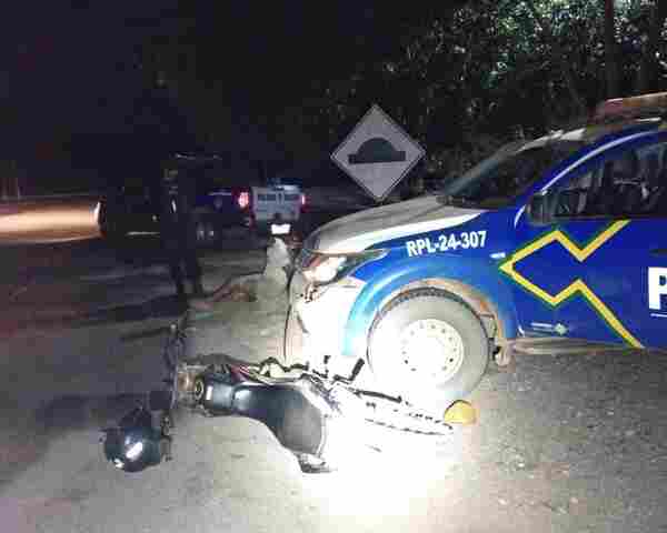 PM recupera motocicleta com restri&ccedil;&atilde;o por estelionato e prende motociclista ap&oacute;s colis&atilde;o com viatura