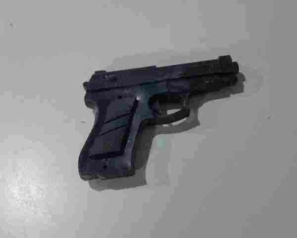 Homem &eacute; baleado ap&oacute;s apontar arma de brinquedo para policiais na zona leste de Porto Velho
