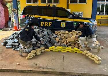 Porto Velho: PRF encontra mais de uma tonelada de drogas escondida em caminh&atilde;o na BR-364