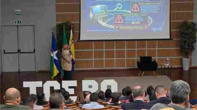 Furia diz que plano de governo ser&aacute; complementado ouvindo o povo e definindo prioridades
