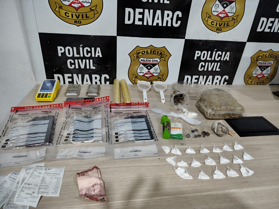 Denarc flagra irm&atilde;os com skunk, coca&iacute;na, oxi e haxixe na zona norte