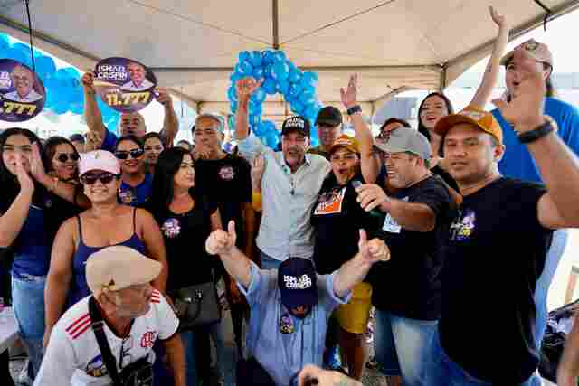 Hildon d&aacute; o ponta p&eacute; inicial na campanha com adesiva&ccedil;o gigante em Porto Velho