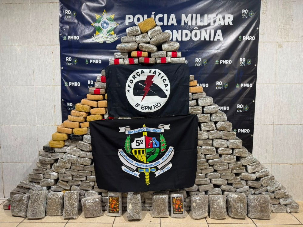 Força Tática da PM apreende 345 tabletes de maconha em casa na zona leste da capital